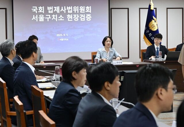 “윤, 속옷차림으로 ‘검사 해봤느냐’… 법적 조치 거론하며 교도관 협박”
