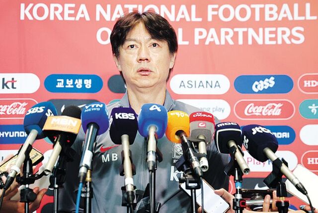 사령탑 바뀌어도 7년째 ‘캡틴 손’… 홍, 교체 카드 만지작
