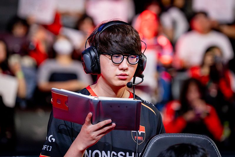 [閒聊] NS教練：Lehends 不喜歡用伊莉絲