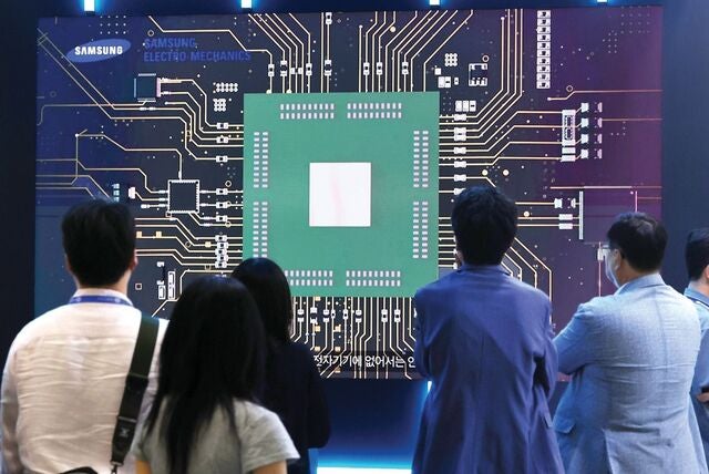 [포토] “반도체 패키지 기판, 이렇게 만드는구나”