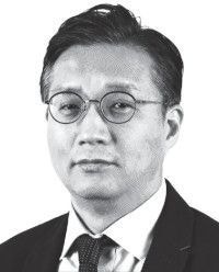 [여의춘추] 천안문 망루 위, 그 두 장면