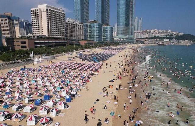 해운대해수욕장 방문 1000만명 돌파 눈앞… 14일 폐장
