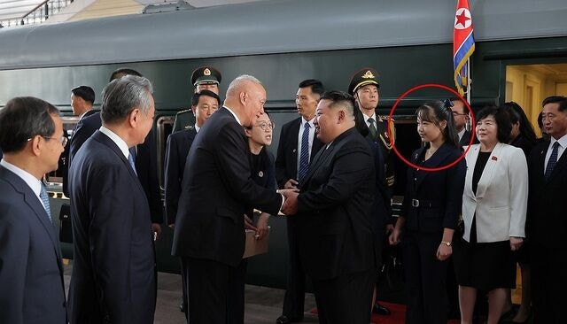국정원 “김주애 방중은 ‘세습 서사’ 완성 위한 과정”