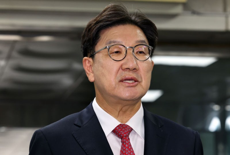[속보] <b>권성동 구속심사</b> 출석…“특검의 수사는 거짓”