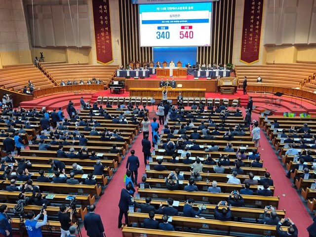 예장합동 ‘만 29세 이상 남자만 목사 안수’ 통과