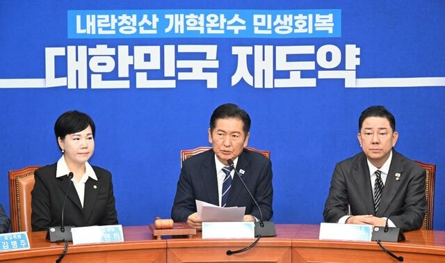 “국감도 조희대 청문회 수준”… 與, 지지 하락에도 강경론 고수