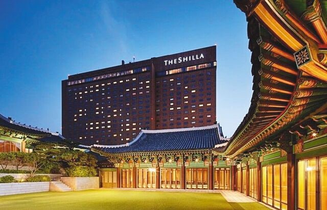 中, 연회장·객실 예약 돌연 취소… 신라호텔·예비부부만 피해 떠안아