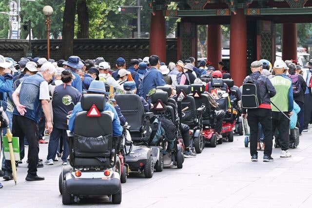 ‘60세 이상 사절’에 상처, 알바 30여곳 퇴짜에 좌절