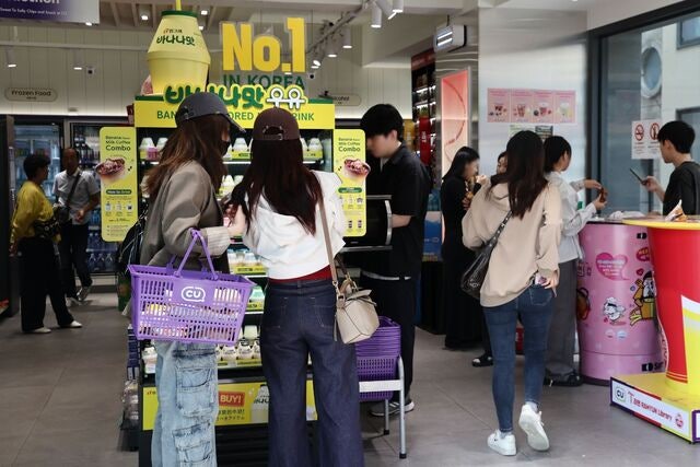 “몰려오는 유커 잡아라”… K푸드 앞세우고 간편결제 확대하고