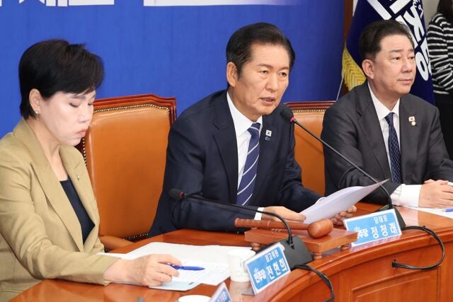 與 ‘조희대 <b>국감</b>’ 압박… 불출석 땐 고발 검토