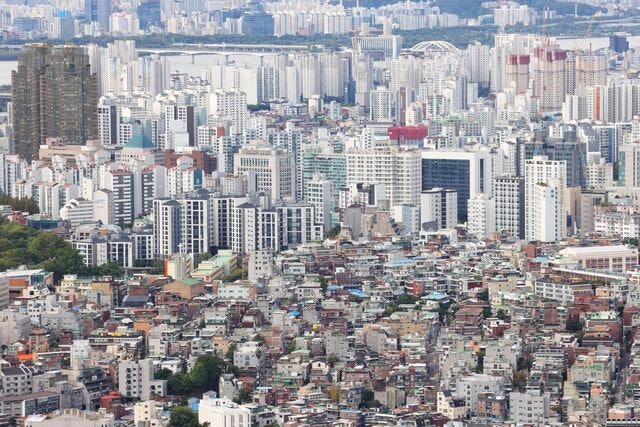 ‘주간 아파트값 통계 폐지’… 부동산 광풍 속 거센 논쟁