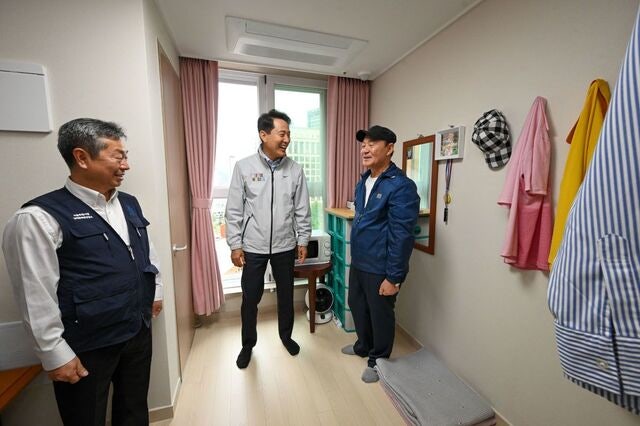 남대문 쪽방촌 주민 “인생 처음 새 건물에서 살아보네요”