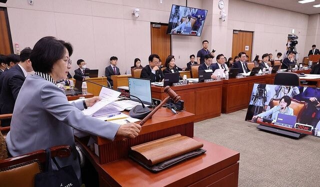 “특검의 고문치사” “수사 피하려 발악”…  법사위 ‘공무원 사망’ 난타전