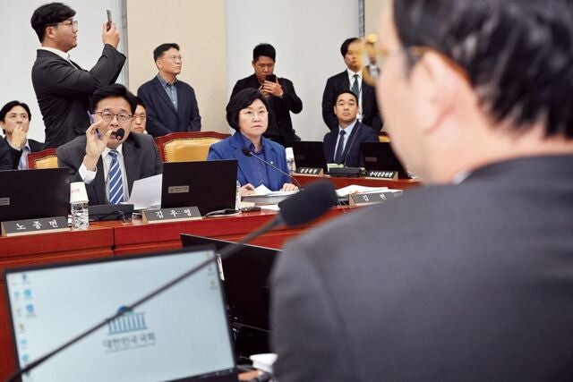 ‘찌질’ 공방 2차전도 벌였다… 과방위 국감 역대 최악 예고