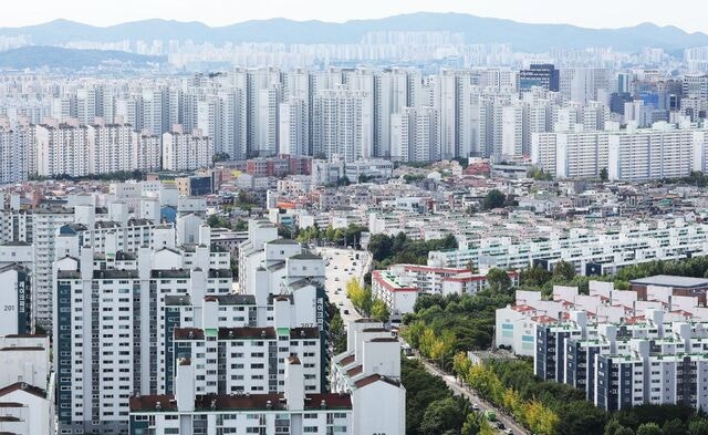 여권, 부동산 세제 개편 시사… 보유세 인상 포함 가능성