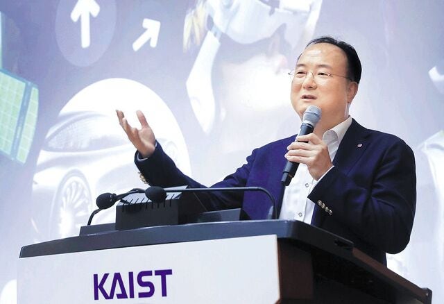 “시대 요구 따른 피벗이 생존 좌우”… LG이노텍 문혁수 카이스트 특강
