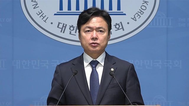 與 “<b>김현지</b> 실장 휴대전화 바꾼 적 없어”