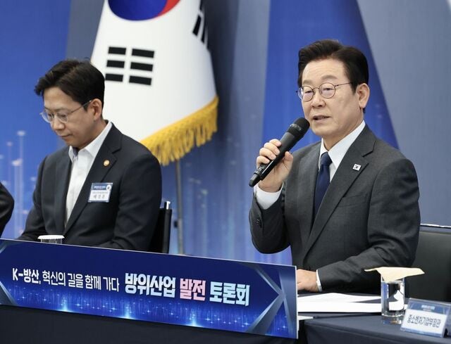 이대통령 “국방 R&D 대대적 예산 투입… 방산 4대 강국 도약”