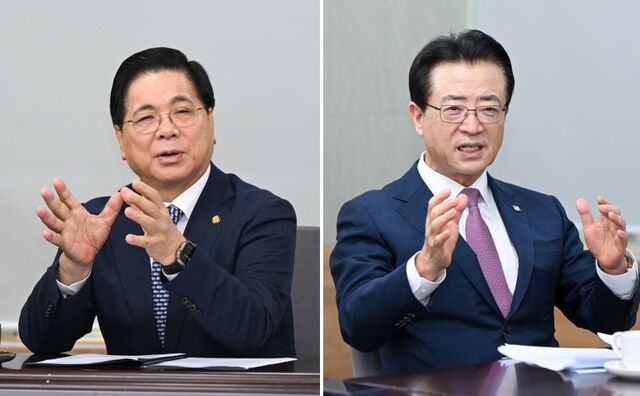 이영훈(왼쪽) 여의도순복음교회 목사와 오정현 사랑의교회 목사가 21일 서울 여의도 국민일보 대회의실에서 한국 복음주의 교회의 성장과 세계교회를 위한 기여 방안에 대해 설명하고 있다. 신석현 포토그래퍼