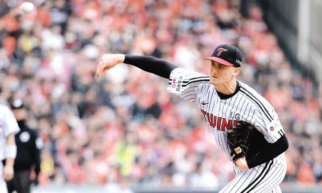 푹 쉰 LG, 공수 완벽… 한국시리즈 기선 제압