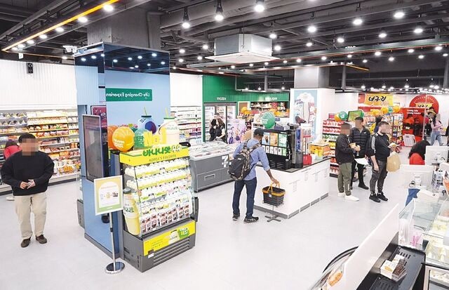 쇼핑·문화·놀이 더했다… 세븐일레븐, ‘뉴웨이브명동점’ 개점