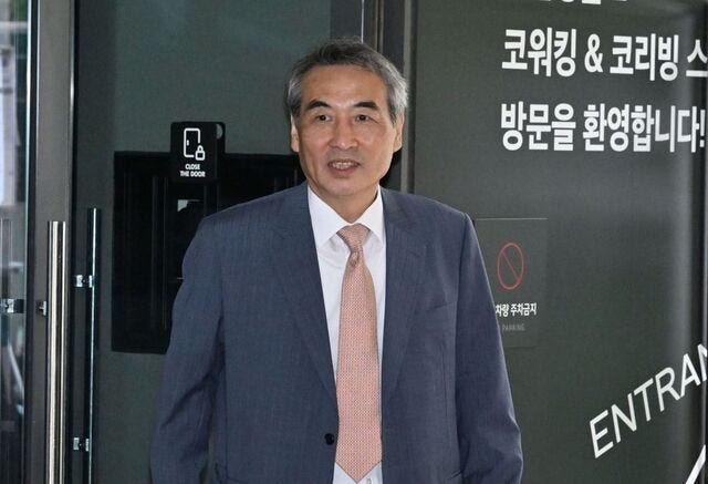 [단독] 민중기, ‘비상장주식 의혹’ 직후 사의… 대통령실 반려
