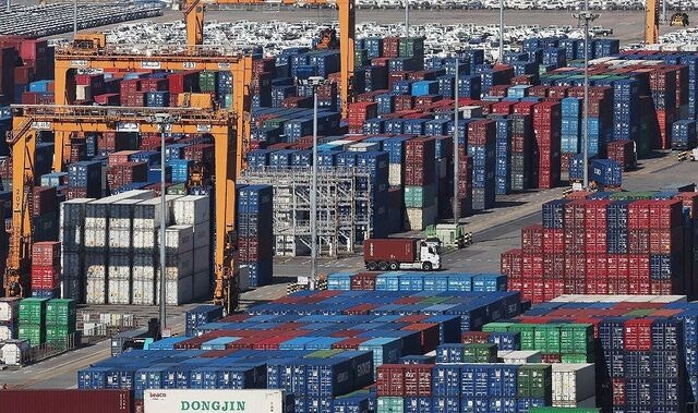 소비 늘고 수출도 선방…  올해 성장률 1% 넘길듯