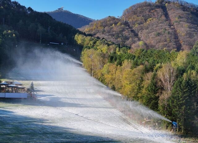 [포토] 벌써 개장 준비하는 스키장