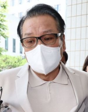 건진법사 “김건희, 처음엔 꺼리다가 쉽게 받아”