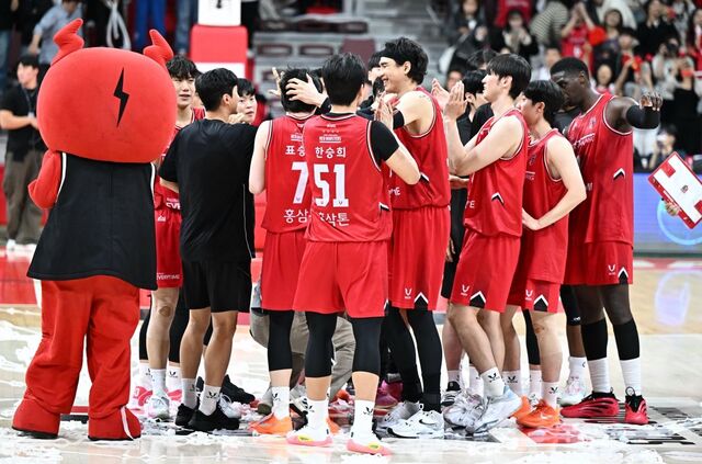 9경기 평균 68실점…  ‘짠물 수비’ 정관장  KBL 1R 공동 1위