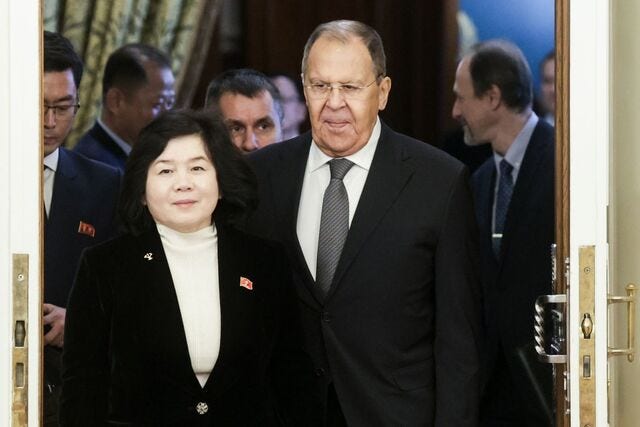 트럼프 ‘김정은 러브콜’에도… 미 일각 “비핵화 양보는 실책”