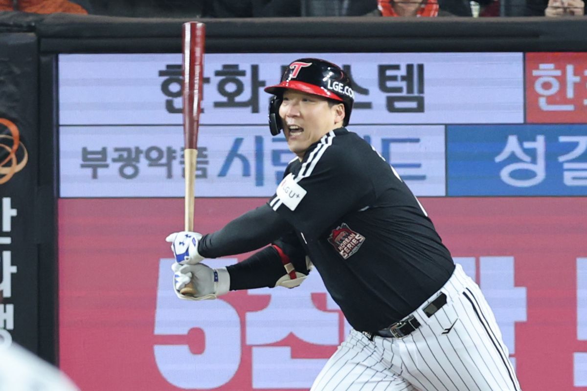 김현수 역전 결승타…‘<b>9회</b> 6점’ <b>LG</b>, 한국시리즈 우승 보인다