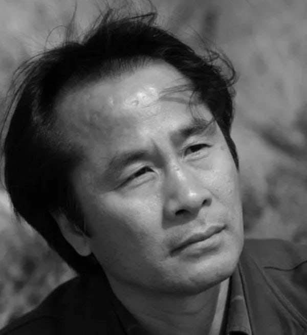 신성·초월 탐색하다 사랑으로 시선 돌려