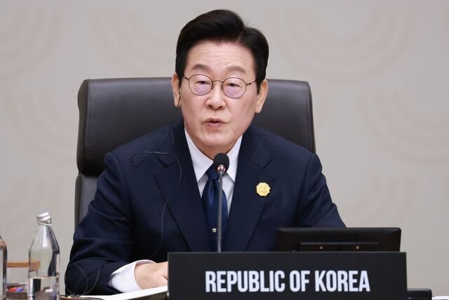 이 대통령, ‘재판중지법’ 직접 제동