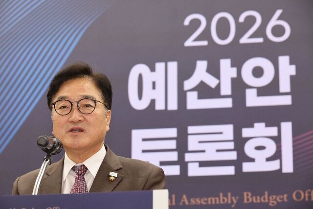 728조 격돌… 與 “확장재정 경제회복” 野 “포퓰리즘 송곳 검증”