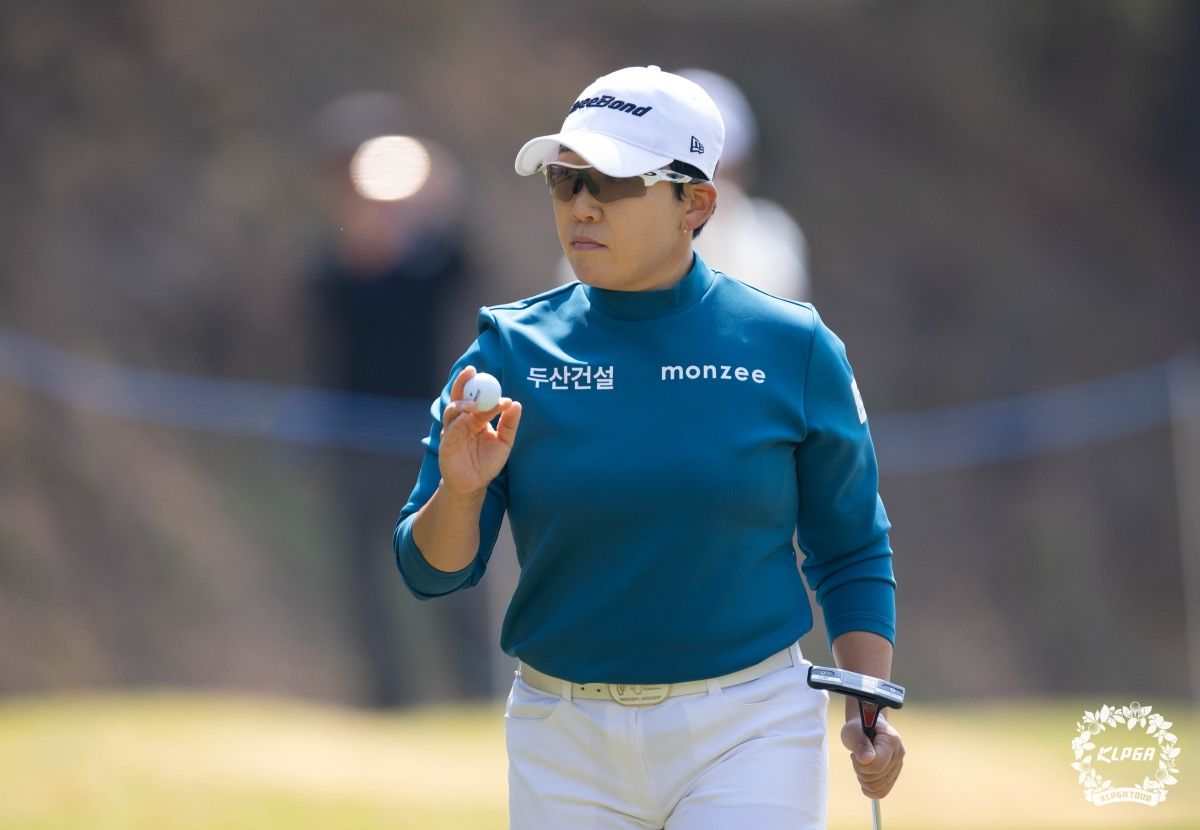 <b>신지애</b>, LPGA <b>토토 재팬 클래식</b> 첫날 3위…한국 선수 ‘톱10’은 유일