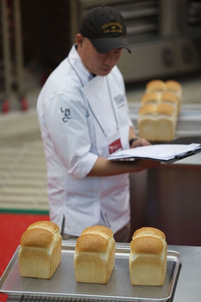 [포토] 심사위원 앞에 선 식빵들