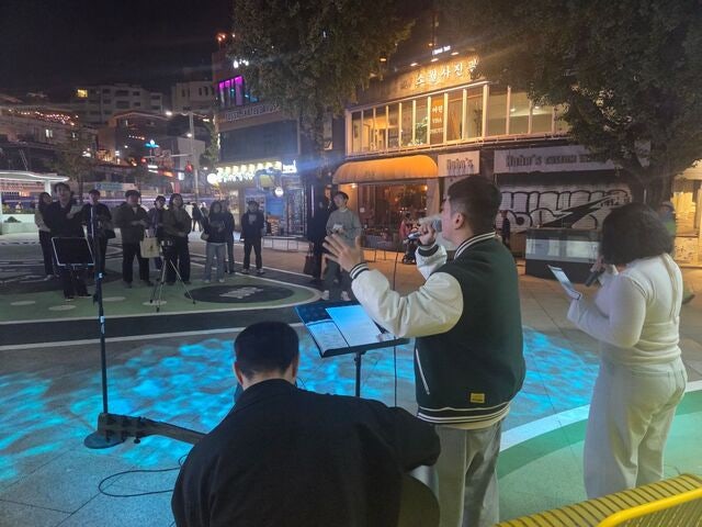 거리예배·순회집회… 교회 이름 내려놓고 예배로 하나 되다