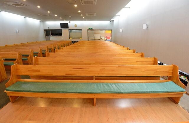 [‘복음과도시’ 속 예수] 빽빽하게 앉던 교회 장의자가 그립다