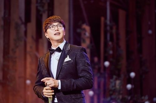 “오타니 통역사처럼 뒤통수” <b>성시경</b> 전 <b>매니저</b> <b>고발</b>장 접수