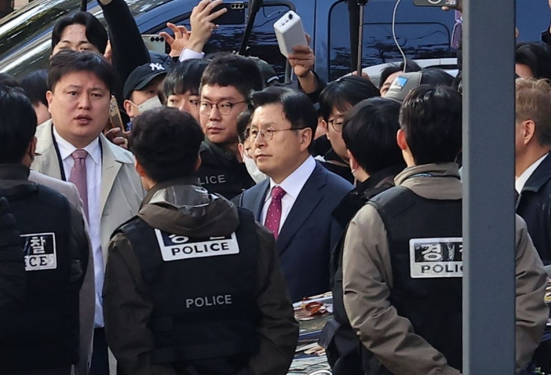 <b>내란</b>특검 “<b>내란선동혐의</b> <b>황교안</b>, 진술거부권 행사 중”