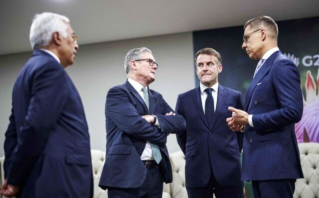 푸틴이 만든 듯한 트럼프 ‘종전안’… 벼랑 끝 몰린 젤렌스키