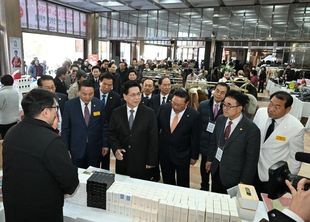 120여 중소기업 참여 ‘이웃사랑 나눔 바자회’ 성황