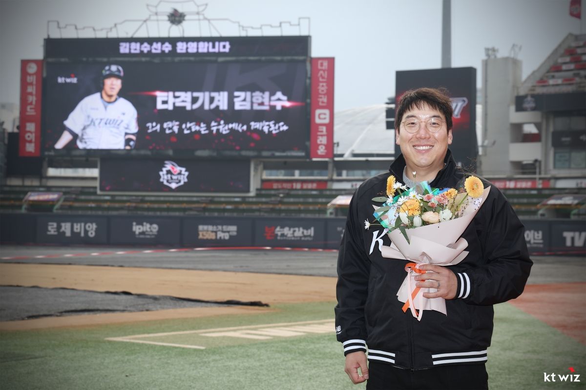 ‘KS MVP’ <b>김현수</b>, <b>KT</b>로 전격 <b>이적</b>…연쇄 이동 본격화
