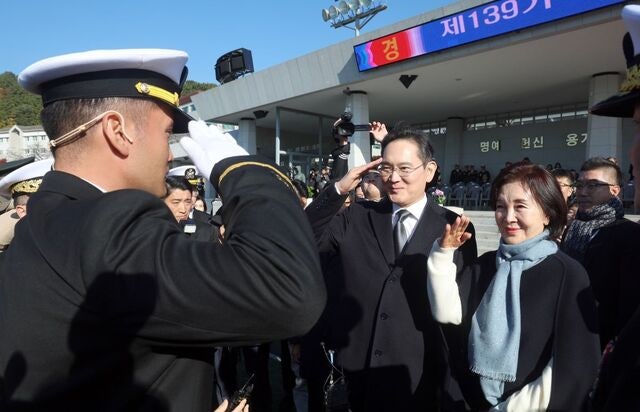 [포토] 해군 장교 임관한 이재용 장남