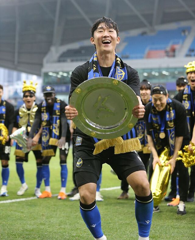 ‘철인’ 수비수… 한 시즌 39경기 3945분을 다 뛰었다