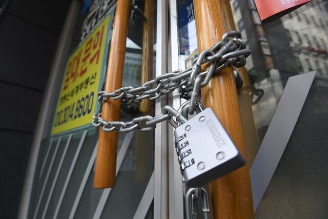 ‘상가는 계속 비어가는데’… 임대료 못 내리는 속사정