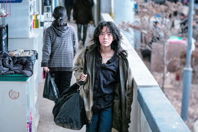 통조림이 돈이 된 세상, ‘콘크리트 마켓’이 그린 생존 몸부림