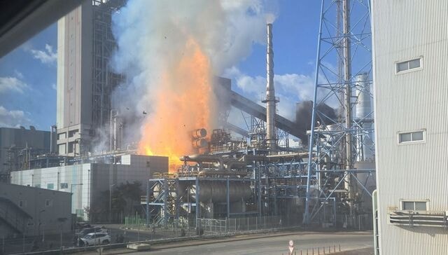 [포토] 불길 치솟는 태안화력발전소