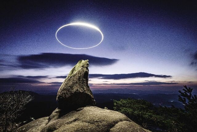 [포토] 돛대바위처럼 흔들림 없이 치우침 없이 진실을 향해…